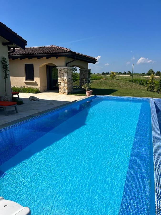 Private Villa At Blacksearama Golf & Villas Resort Baltsjik Eksteriør bilde